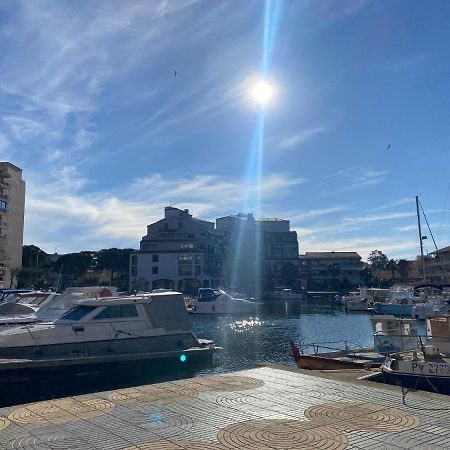 Studio En Bord De Marina Canet Exterior foto